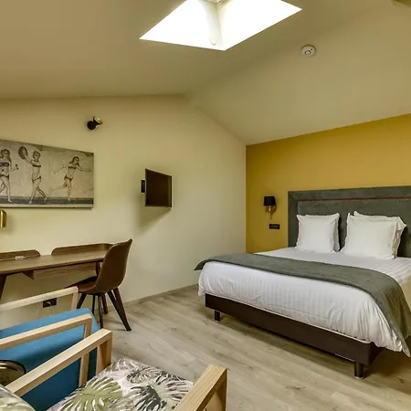 Villa Erizio Aparthotel - A Bucolic And Urban Break-3